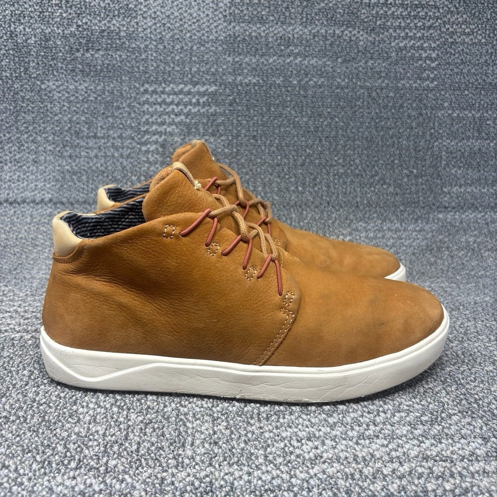 OluKai Men's Size 10 Nana Hele Natural Tan Suede Leather Chukka Boots 10449-8787